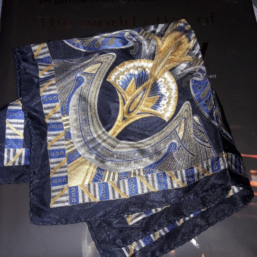 Vintage Itallian silk tie, pocket square